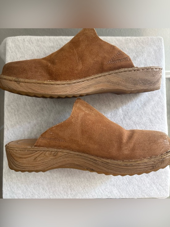 Born Shoes - Born Women's Tan Suede Slip-On Clogs